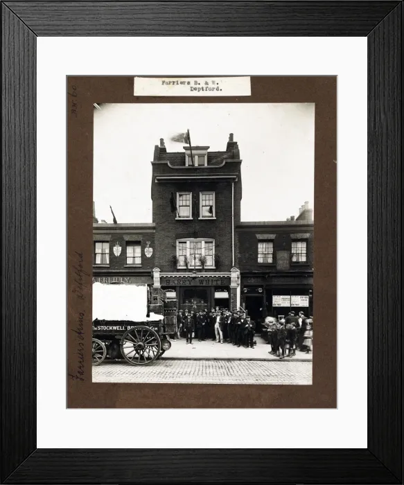 Framed Print : Photograph of Farriers PH, Deptford, London Framed Print : Photograph of Farriers PH, Deptford, London