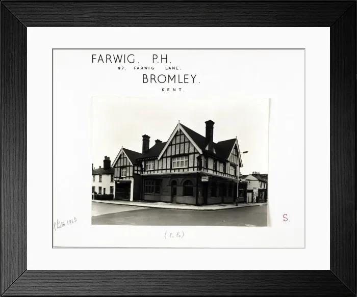 Framed Print : Photograph of Farwig PH, Bromley, Greater London