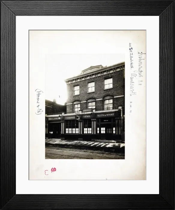 Framed Print : Photograph of Fishmongers Arms, Wandsworth, London Framed Print : Photograph of Fishmongers Arms, Wandsworth, London