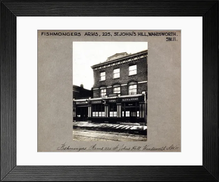 Framed Print : Photograph of Fishmongers Arms, Wandsworth, London Framed Print : Photograph of Fishmongers Arms, Wandsworth, London