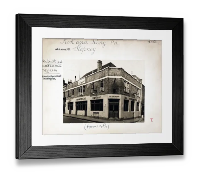 Framed Print : Photograph of Fish & Ring PH, Stepney, London Framed Print : Photograph of Fish & Ring PH, Stepney, London