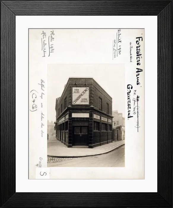 Framed Print : Photograph of Foresters Arms, Gravesend, Kent Framed Print : Photograph of Foresters Arms, Gravesend, Kent