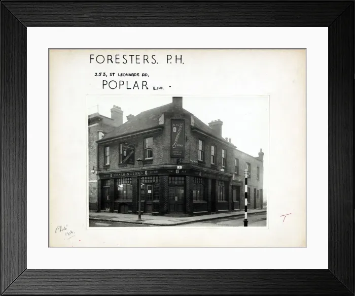 Framed Print : Photograph of Foresters Arms, Poplar, London Framed Print : Photograph of Foresters Arms, Poplar, London