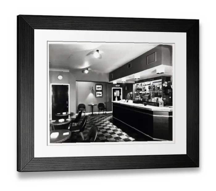 Framed Print : Photograph of Fountain PH, Mile End (New), London Framed Print : Photograph of Fountain PH, Mile End (New), London