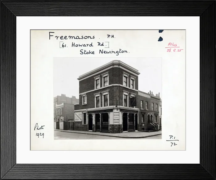 Framed Print : Photograph of Freemasons PH, Stoke Newington, London Framed Print : Photograph of Freemasons PH, Stoke Newington, London