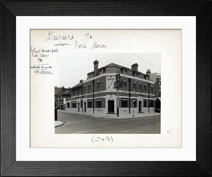 Framed Print : Photograph of Freemasons PH, Wood Green, London Framed Print : Photograph of Freemasons PH, Wood Green, London