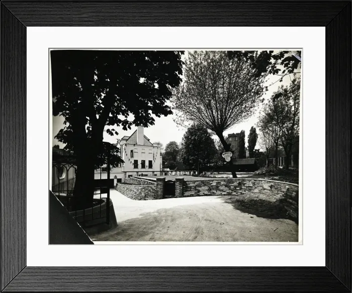 Framed Print : Photograph of Freemasons Arms, Hampstead (New), London Framed Print : Photograph of Freemasons Arms, Hampstead (New), London