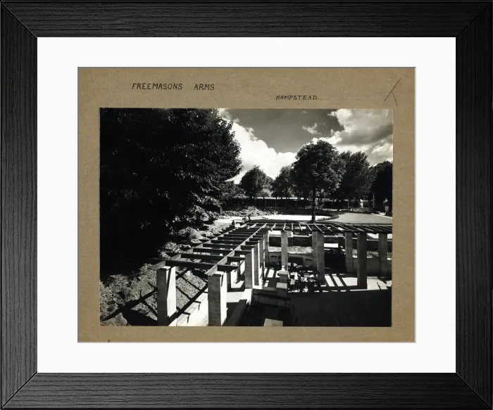 Framed Print : Photograph of Freemasons Arms, Hampstead (New), London Framed Print : Photograph of Freemasons Arms, Hampstead (New), London