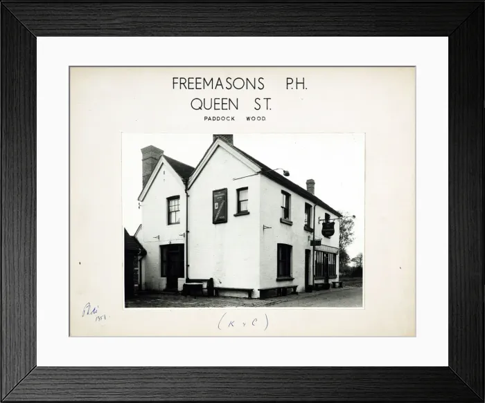 Framed Print : Photograph of Freemasons Arms, Paddock Wood, Kent Framed Print : Photograph of Freemasons Arms, Paddock Wood, Kent