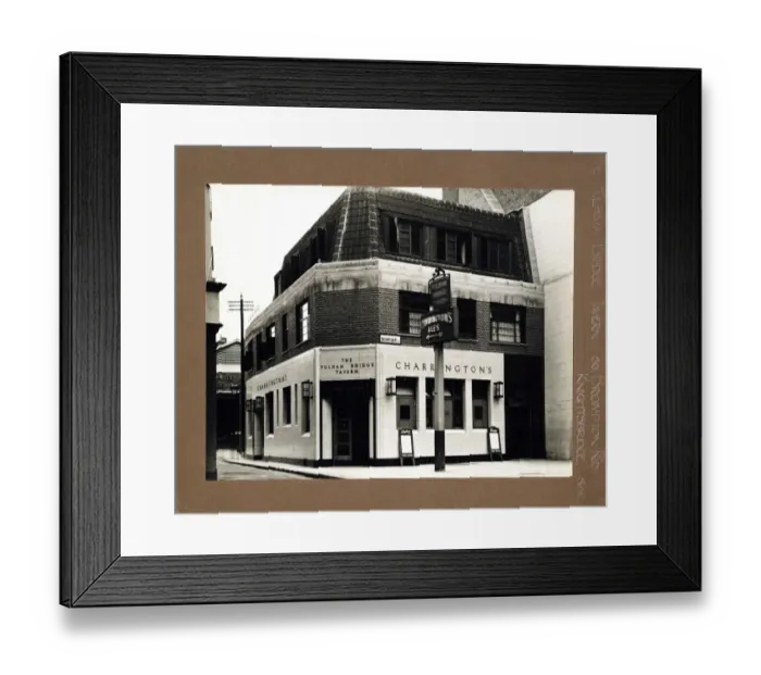 Framed Print : Photograph of Fulham Bridge Tavern, Knightsbridge, London Framed Print : Photograph of Fulham Bridge Tavern, Knightsbridge, London