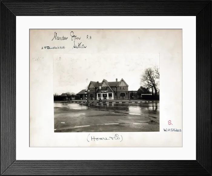 Framed Print : Photograph of Gander Inn, Cheam, Greater London Framed Print : Photograph of Gander Inn, Cheam, Greater London