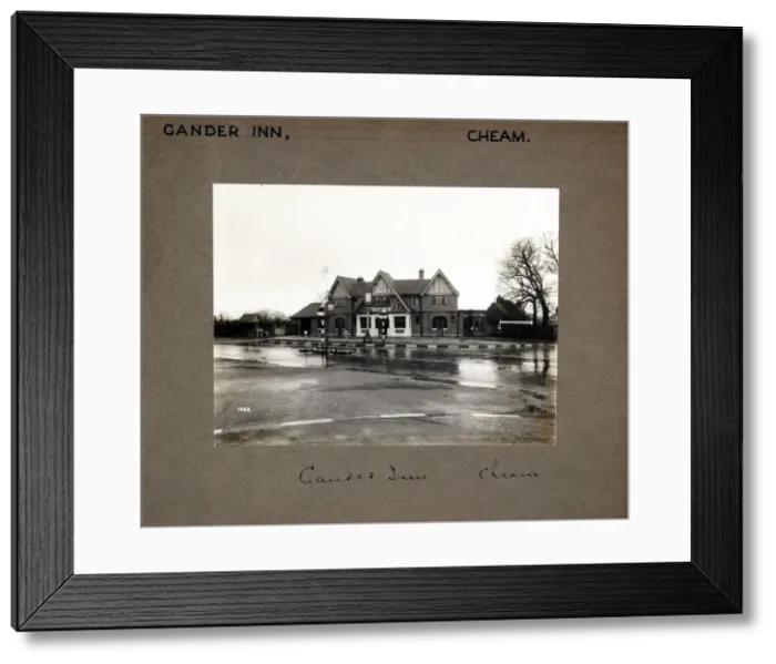 Framed Print : Photograph of Gander Inn, Cheam, Greater London Framed Print : Photograph of Gander Inn, Cheam, Greater London