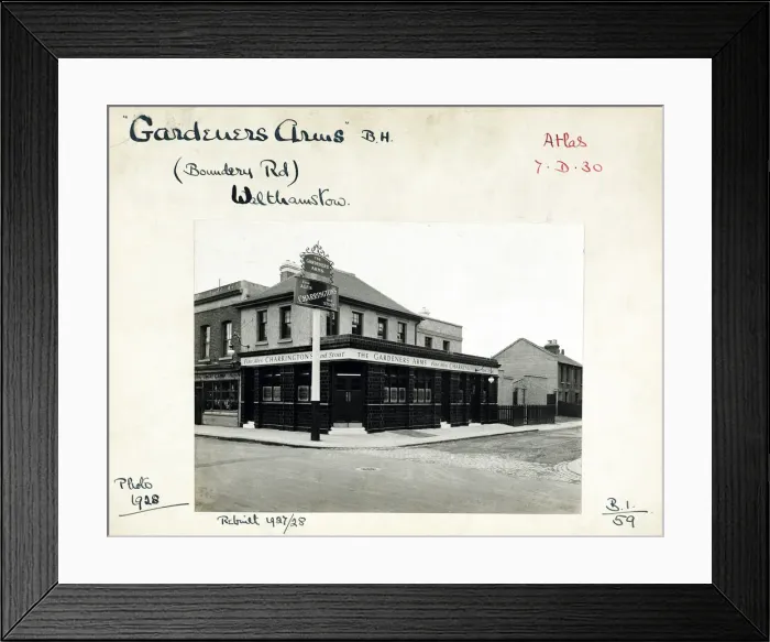 Framed Print : Photograph of Gardeners Arms, Walthamstow, London Framed Print : Photograph of Gardeners Arms, Walthamstow, London