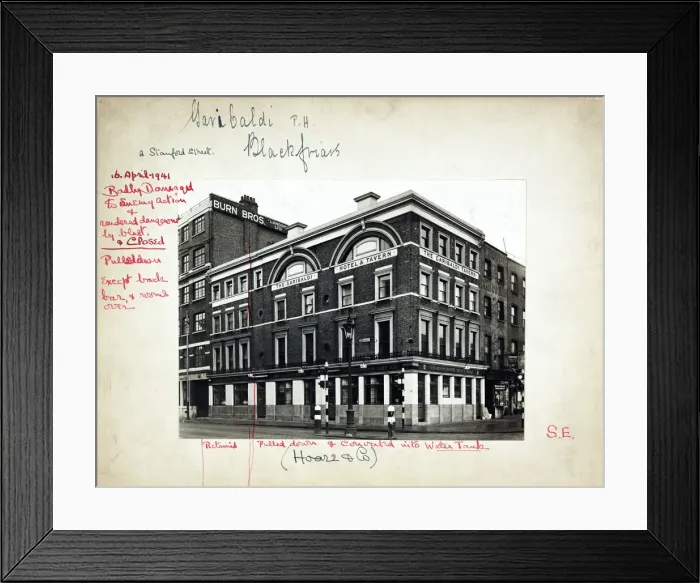 Framed Print : Photograph of Garibaldi PH, Blackfriars, London Framed Print : Photograph of Garibaldi PH, Blackfriars, London