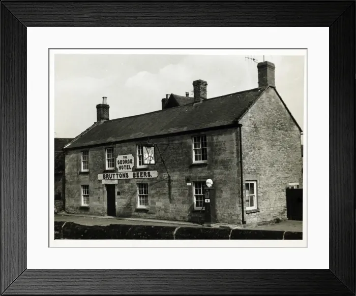 Framed Print : Photograph of George Hotel, Martock, Somerset Framed Print : Photograph of George Hotel, Martock, Somerset
