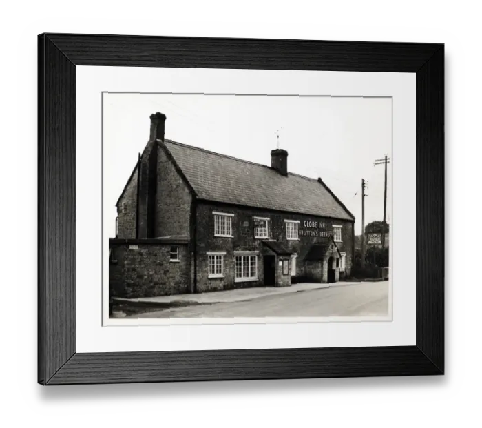 Framed Print : Photograph of Globe PH, Crewkerne, Somerset Framed Print : Photograph of Globe PH, Crewkerne, Somerset