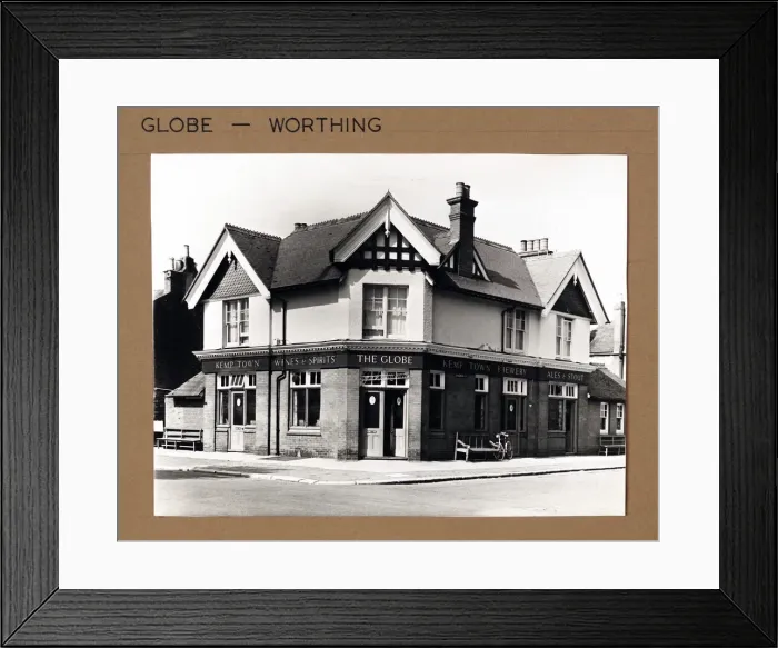 Framed Print : Photograph of Globe PH, Worthing, Sussex Framed Print : Photograph of Globe PH, Worthing, Sussex