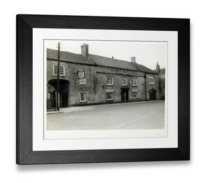 Framed Print : Photograph of Globe Inn, Somerton, Somerset Framed Print : Photograph of Globe Inn, Somerton, Somerset