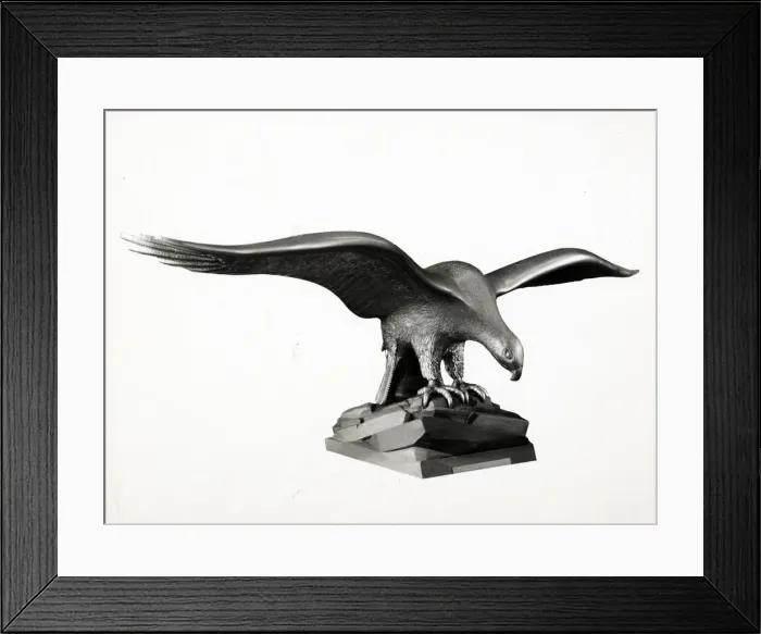 Framed Print : Photograph of Golden Eagle PH, Finchley, London Framed Print : Photograph of Golden Eagle PH, Finchley, London