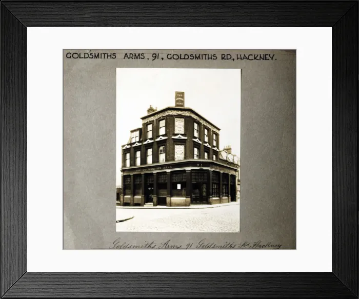 Framed Print : Photograph of Goldsmiths Arms, Hackney, London Framed Print : Photograph of Goldsmiths Arms, Hackney, London