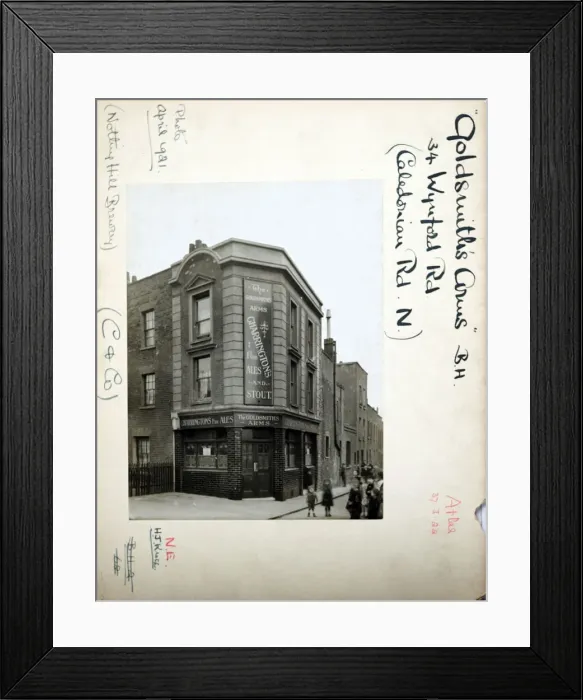 Framed Print : Photograph of Goldsmiths Arms, Islington, London Framed Print : Photograph of Goldsmiths Arms, Islington, London