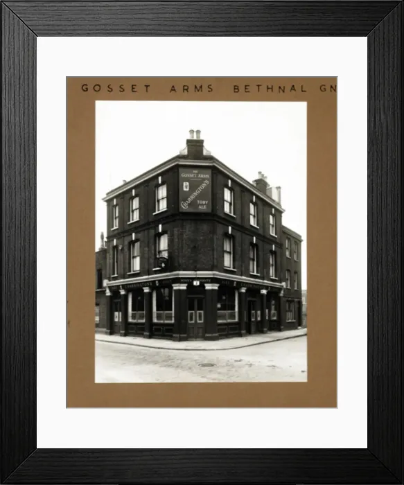 Framed Print : Photograph of Gosset Arms, Bethnal Green, London Framed Print : Photograph of Gosset Arms, Bethnal Green, London