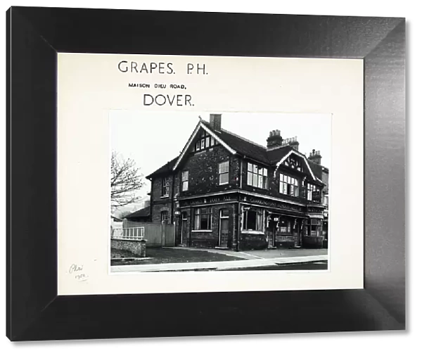 Photograph of Grapes PH, Dover, Kent