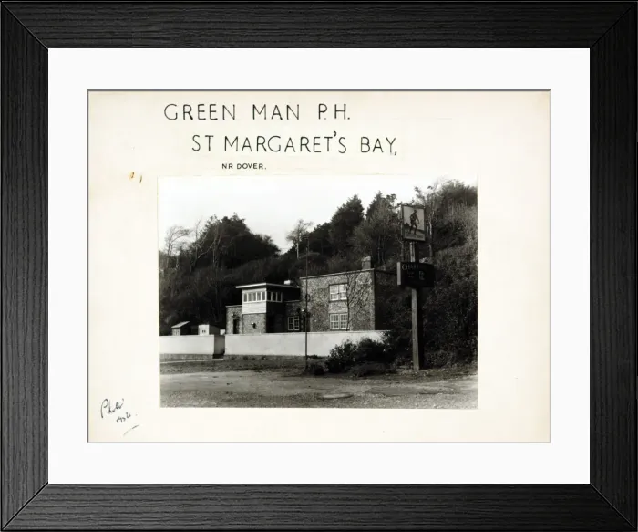 Framed Print : Photograph of Green Man PH, St Margarets Bay, Kent Framed Print : Photograph of Green Man PH, St Margarets Bay, Kent