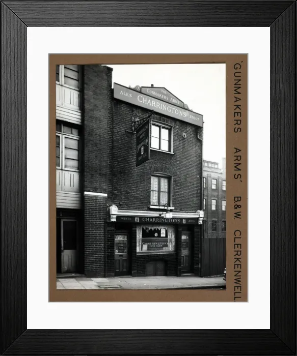 Framed Print : Photograph of Gunmakers Arms, Clerkenwell, London Framed Print : Photograph of Gunmakers Arms, Clerkenwell, London