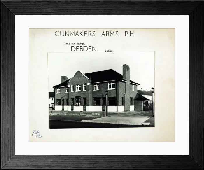 Framed Print : Photograph of Gunmakers Arms, Debden, Essex Framed Print : Photograph of Gunmakers Arms, Debden, Essex
