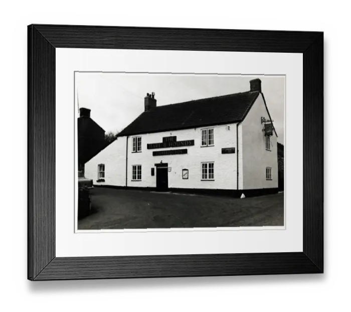 Framed Print : Photograph of Hare & Hounds PH, Axminster, Somerset Framed Print : Photograph of Hare & Hounds PH, Axminster, Somerset