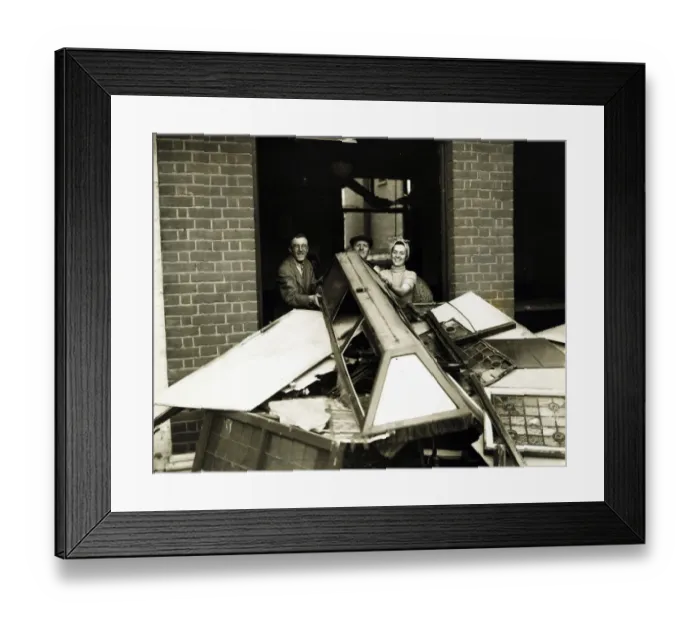 Framed Print : Photograph of Hare & Hounds PH, Hampstead, London Framed Print : Photograph of Hare & Hounds PH, Hampstead, London
