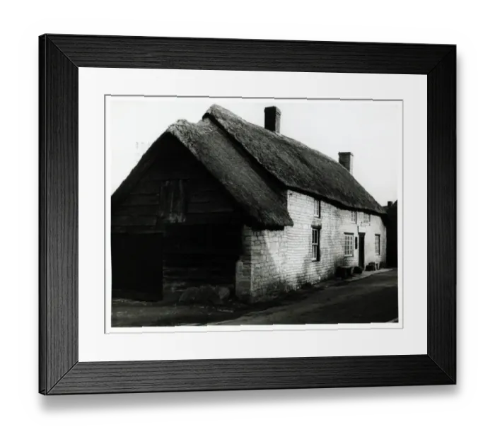 Framed Print : Photograph of Hare & Hounds PH, Somerton, Somerset Framed Print : Photograph of Hare & Hounds PH, Somerton, Somerset