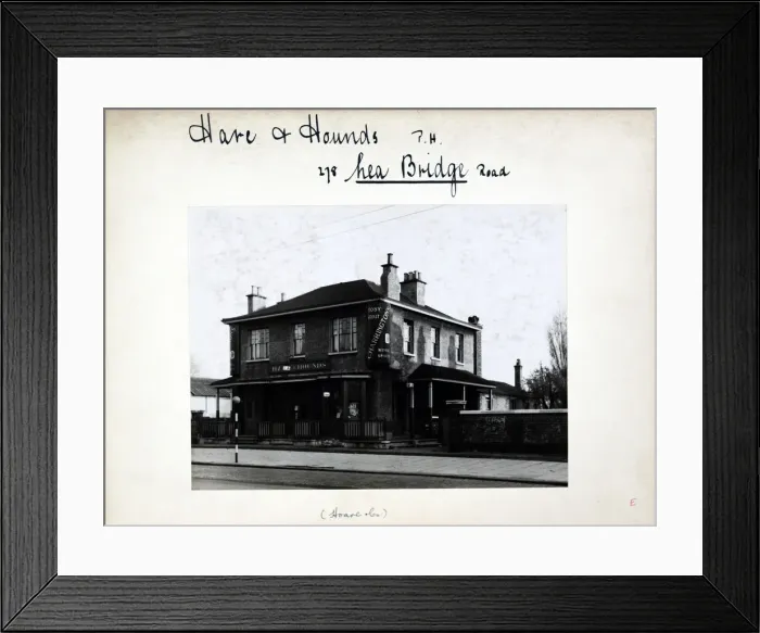 Framed Print : Photograph of Hare & Hounds PH, Lea Bridge, London Framed Print : Photograph of Hare & Hounds PH, Lea Bridge, London