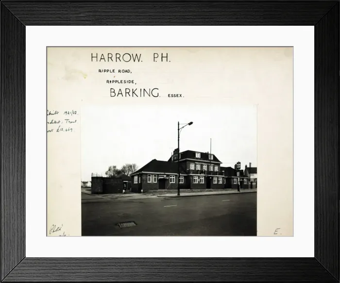 Framed Print : Photograph of Harrow PH, Barking, Essex Framed Print : Photograph of Harrow PH, Barking, Essex