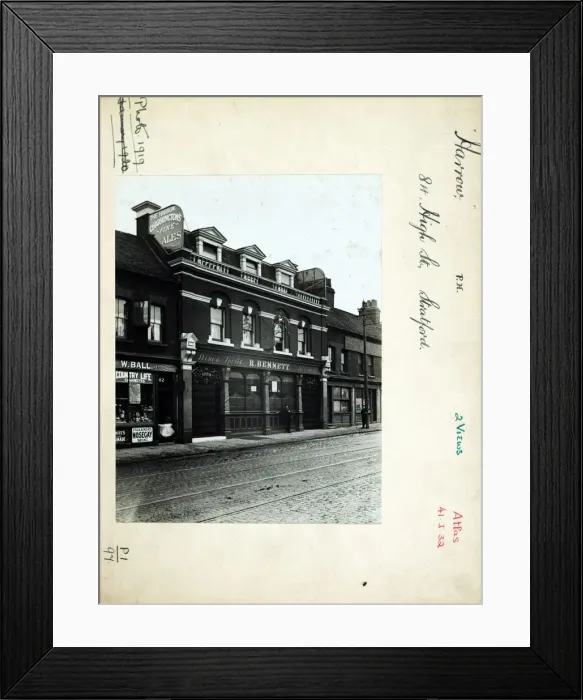 Framed Print : Photograph of Harrow PH, Stratford, London Framed Print : Photograph of Harrow PH, Stratford, London