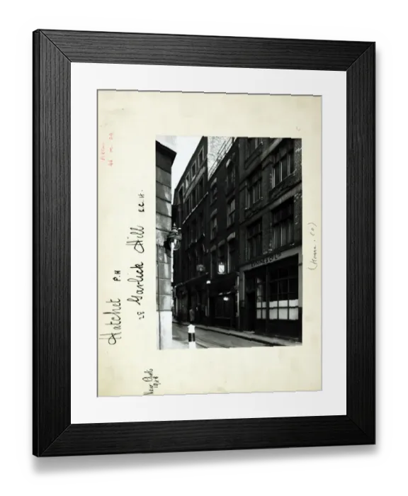 Framed Print : Photograph of Hatchet PH, City, London Framed Print : Photograph of Hatchet PH, City, London