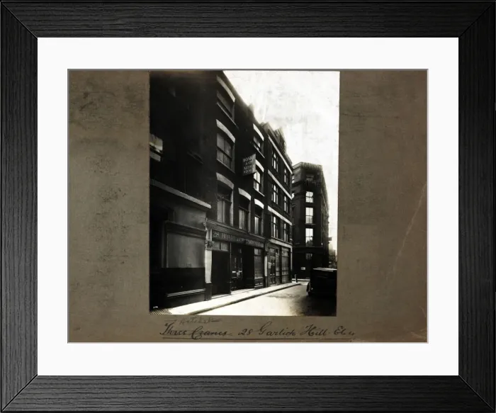 Framed Print : Photograph of Hatchet PH, City, London Framed Print : Photograph of Hatchet PH, City, London