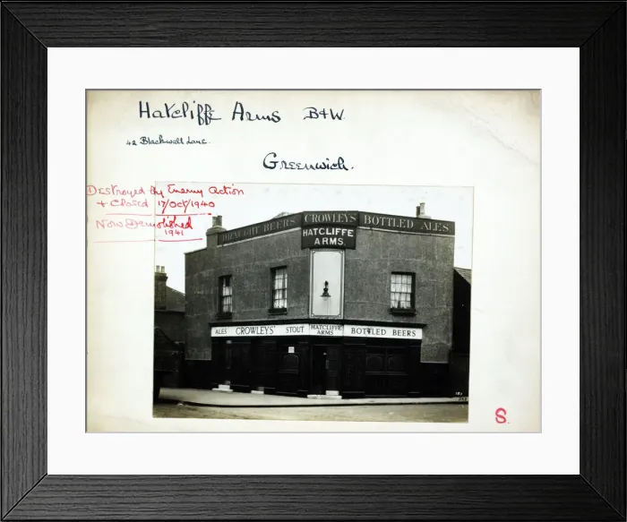Framed Print : Photograph of Hatcliffe Arms, Greenwich, London Framed Print : Photograph of Hatcliffe Arms, Greenwich, London