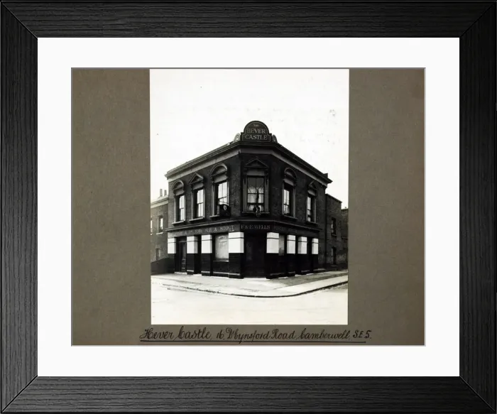 Framed Print : Photograph of Hever Castle PH, Camberwell, London Framed Print : Photograph of Hever Castle PH, Camberwell, London