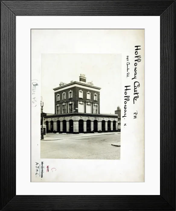 Framed Print : Photograph of Holloway Castle PH, Holloway, London Framed Print : Photograph of Holloway Castle PH, Holloway, London