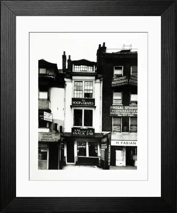 Framed Print : Photograph of Hoop & Grapes PH, Aldgate, London Framed Print : Photograph of Hoop & Grapes PH, Aldgate, London