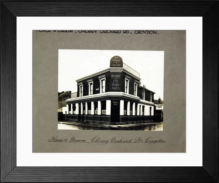 Framed Print : Photograph of Horse & Groom PH, Croydon, Surrey Framed Print : Photograph of Horse & Groom PH, Croydon, Surrey