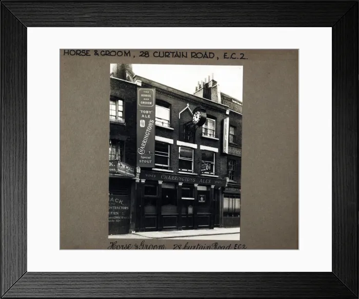 Framed Print : Photograph of Horse & Groom PH, Shoreditch, London Framed Print : Photograph of Horse & Groom PH, Shoreditch, London