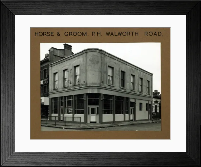 Framed Print : Photograph of Horse & Groom PH, Walworth, London Framed Print : Photograph of Horse & Groom PH, Walworth, London