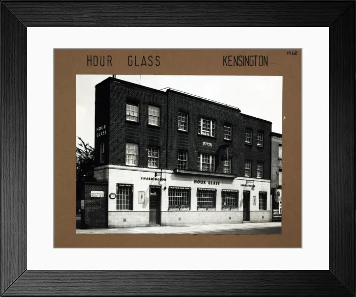 Framed Print : Photograph of Hour Glass PH, Kensington, London Framed Print : Photograph of Hour Glass PH, Kensington, London