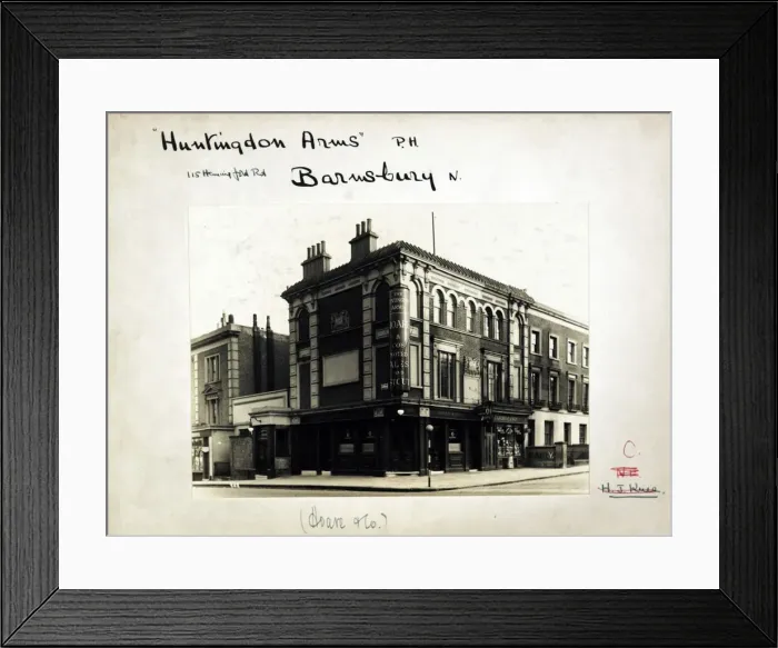 Framed Print : Photograph of Huntingdon Arms, Barnsbury, London Framed Print : Photograph of Huntingdon Arms, Barnsbury, London