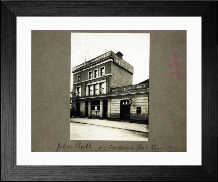 Framed Print : Photograph of John Bull PH, Southwark, London Framed Print : Photograph of John Bull PH, Southwark, London