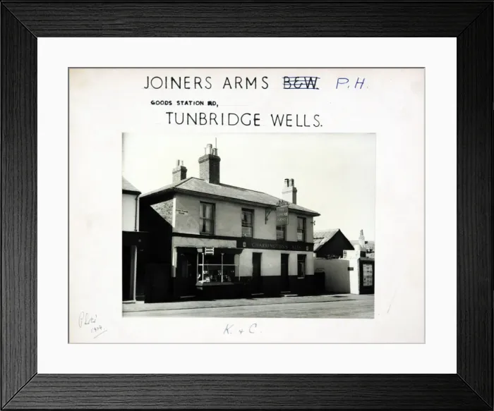 Framed Print : Photograph of Joiners Arms, Tunbridge Wells, Kent Framed Print : Photograph of Joiners Arms, Tunbridge Wells, Kent