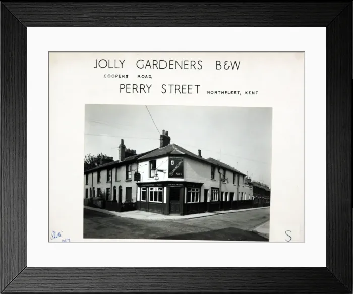 Framed Print : Photograph of Jolly Gardeners PH, Northfleet, Kent Framed Print : Photograph of Jolly Gardeners PH, Northfleet, Kent